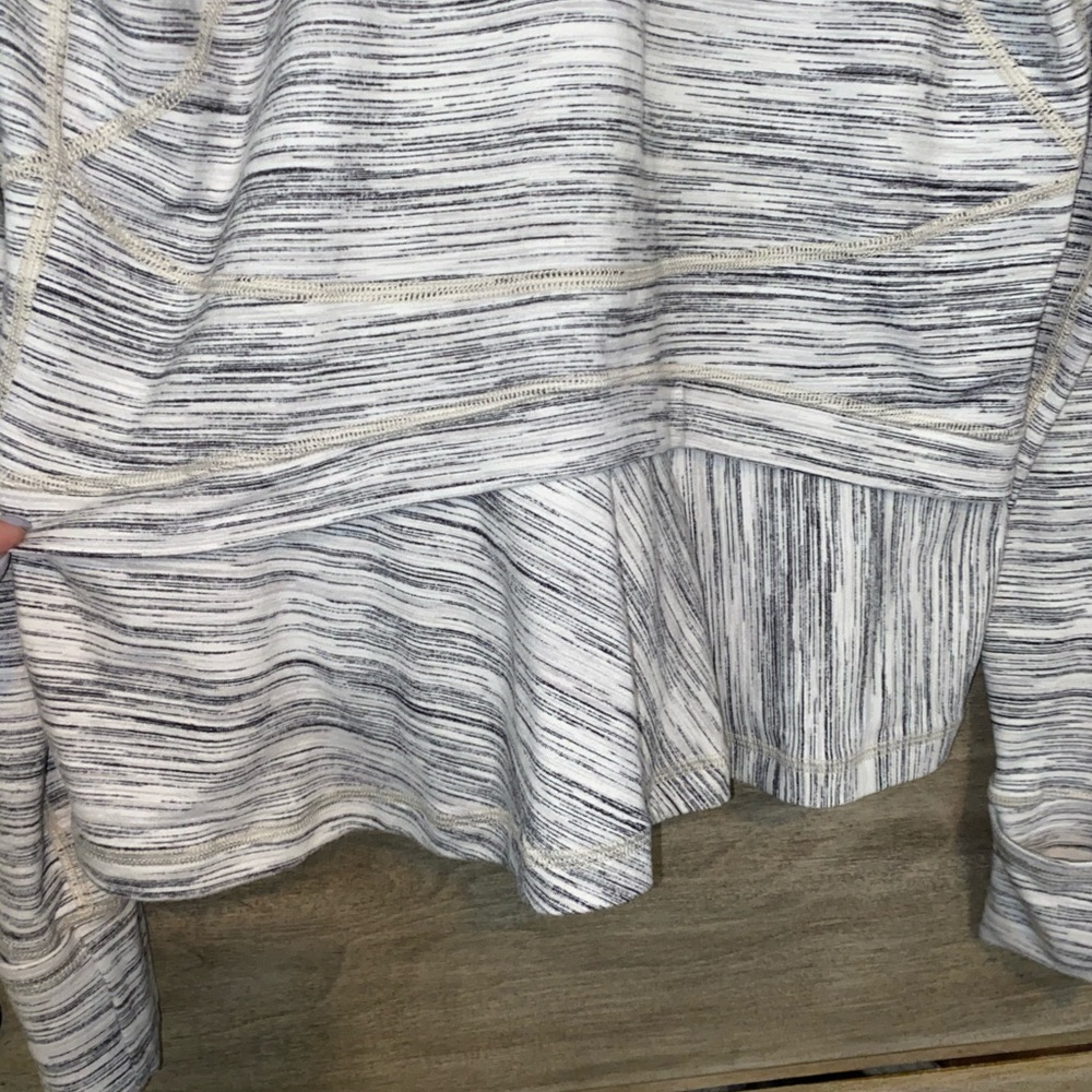 Lululemon jacket - Picture 4 of 4